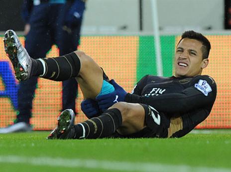 סאנצ'ס. ונגר אשם בפציעה שלו (getty)