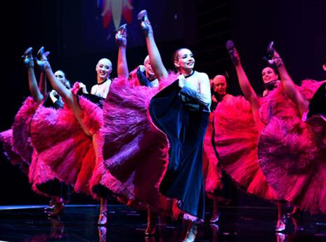 בתכנית האמנותית: קברט (getty)