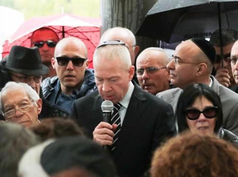 שר הבינוי יואב גלנט סופד לפישביין