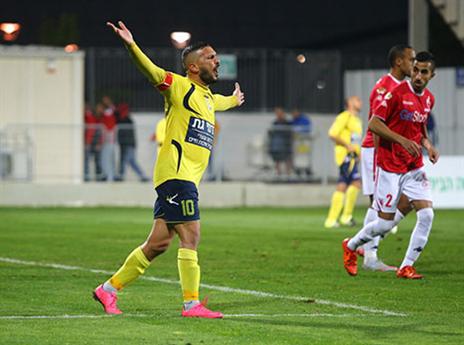 סחט הצלה גדולה מגורש. שלומי משה (לירון מולדובן)