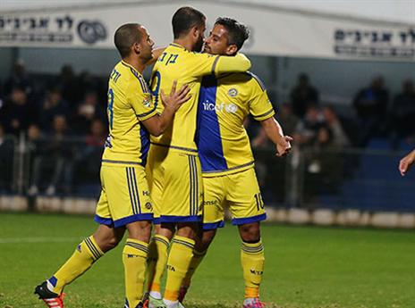 יצחקי חוגג עם בן בסט ו-ורמוט (אלן שיבר)