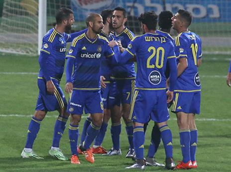 זהבי אמנם לא כבש, אך מכבי חגגה (צילום: יוסי שקל)