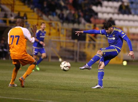 ספג אדום טפשי. בן הרוש (אלן שיבר)