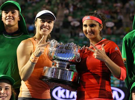 הינגיס ומירזה חוגגות גביע (getty)