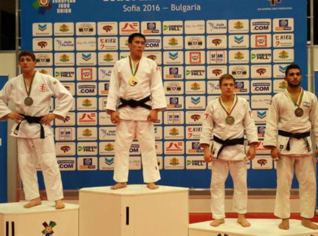 בוטבול על הפודיום