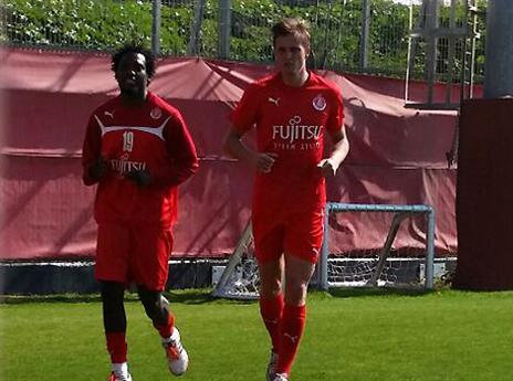 שוינפלד וקאווה באימון הבכורה