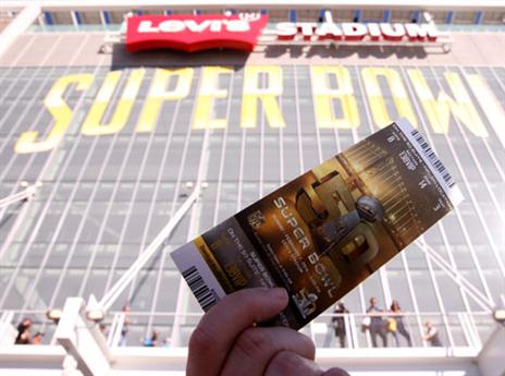 מי רוצה כרטיס? (Getty)