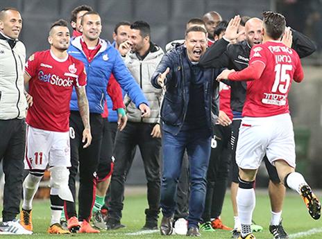 בכר מקבל הרבה חומר למחשבה (צילום: אלן שיבר)