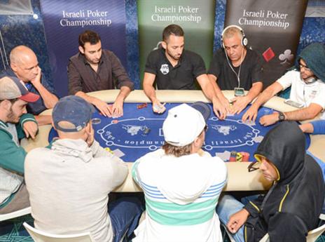 יש פוקר בארץ, רק שהוא לא בארץ