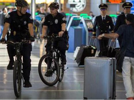 במקום זה, קיבלנו שוטרים על אופניים (getty)