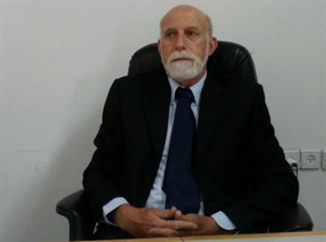 הדיין עמנואל סלע. דחה את הדיון בשבועיים