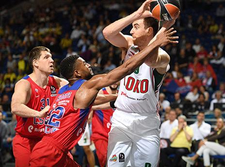 היגינס עושה הגנה (Getty)