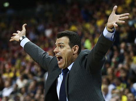 החזיר את הגביע לצסק"א. איטודיס (GETTYIMAGES)