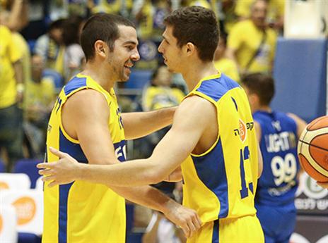 הצהובים מרוצים. מכבי בפיינל פור (צילום: דני מרון)