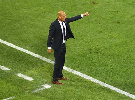 זידאן ניסה להוריד את שחקניו לקרקע (gettyimages)