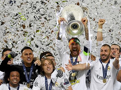 האוהדים לא זכו לראות את ההנפה (gettyimages)