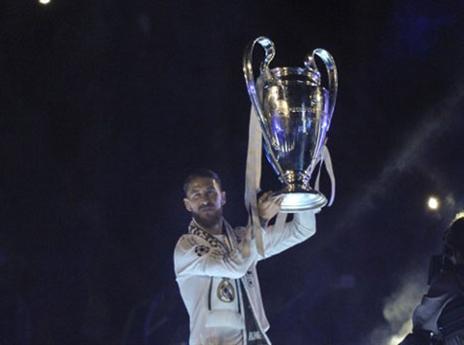 הגביע הוצג בברנבאו (AFP)