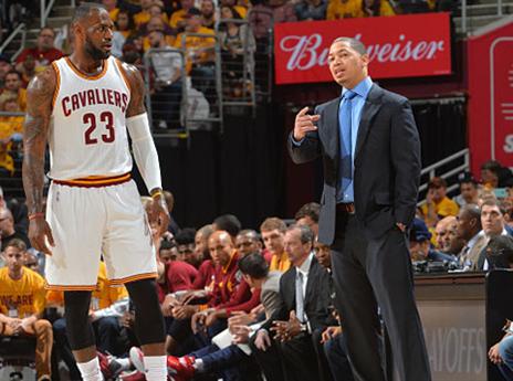 לברון בעט את בלאט החוצה (gettyimages)