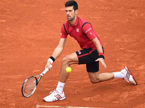 ממשיך לשייט על החימר בצרפת. ג'וקוביץ' (getty)