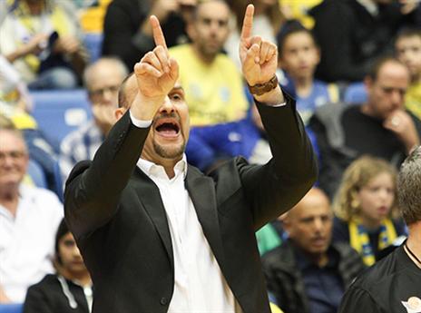 טבק. עיצב את מכבי ת"א החדשה (דני מרון)