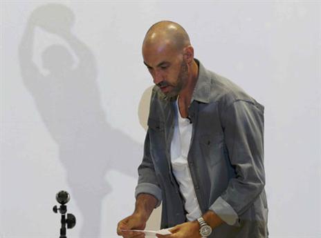 האיש והקלאץ' (אלן שיבר)