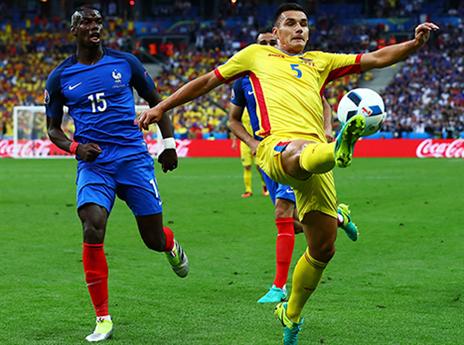 הובאן נאבק עם פוגבה (gettyimages)