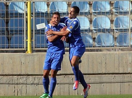 יגיע לליגת העל. פושה(משמאל) (דאבל פס)