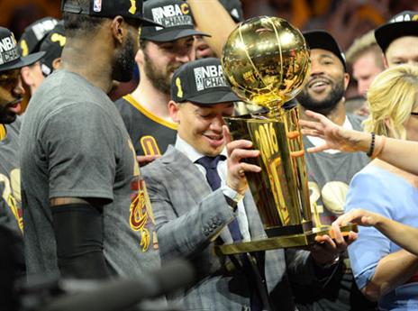 לו. צריך להסדיר את עניין החוזה (getty)