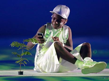 הילד ענק (GETTY)