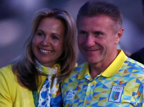 סרגיי בובקה האגדי נהנה מכל רגע (getty)