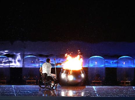 הלפיד הודלק שנית (getty)