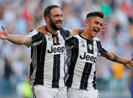 כמה שחיכו לשיתוף הפעולה ביניהם (AFP)