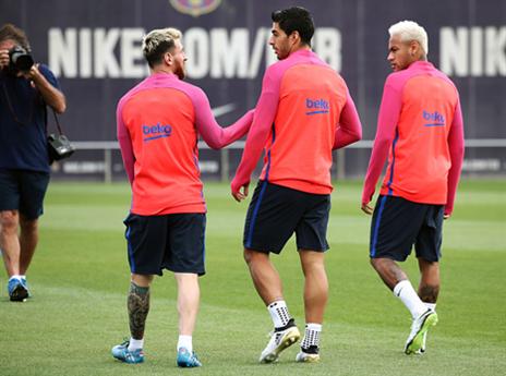 הטריו של בארסה באימון המסכם. מפגש ענק כבר במחזור ה-5 (getty)