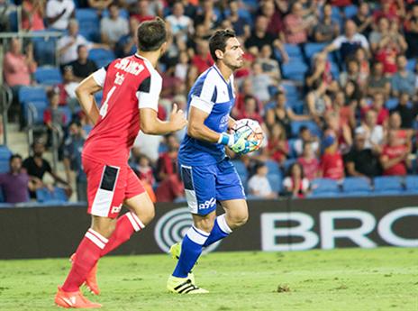 לבקוביץ' ימשיך בין הקורות?