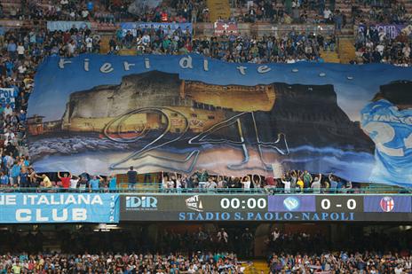 אוהדי נאפולי במקום השלישי של עמיחי שפיגלר (getty)