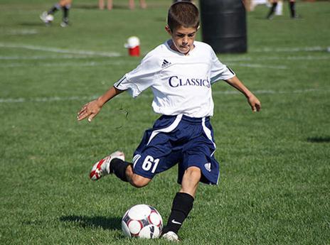 כילד, תמיד שיחק נגד מבוגרים ממנו