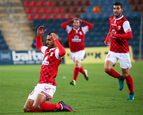 על ספורי. "כבש שער ענק" (דני מרון)