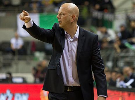 הדר. "מגרש לא קל" (עודד קרני)