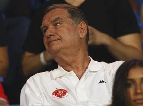 החזיק בזכויות הניהול. רמון