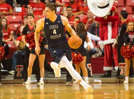 קלע 3 שלשות. קולשוב (Getty)