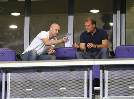 בינתיים קרויף נותן גב (אלן שיבר)