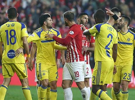 במחצית השנייה המשחק הידדדר בצורה דרסטית (אלן שיבר)