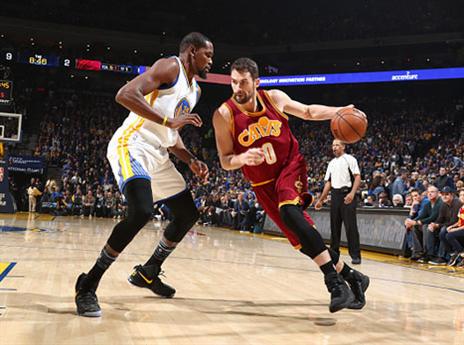 סיים את המשחק מוקדם. לאב עם הכדור (getty)