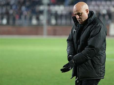 נקנס בגלל העלבת שופט. אבוקסיס (אנצ'ו גוש)