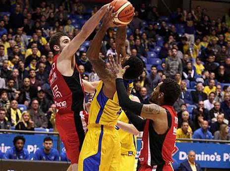 אחד הרגעים הנדירים של הגנה אדומה ברבע הראשון (אלן שיבר)