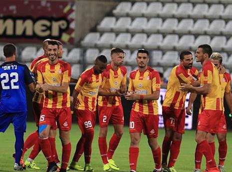 מאמן חדש על הקווים (אנצ'ו גוש)