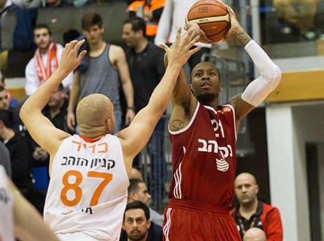 "שחקן גדול עוד מהקולג'". קינסי (מנהלת הליגה)