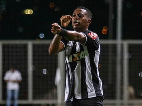 בינתיים ימשיך ליהנות מכדורגל (getty)