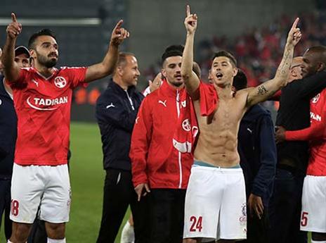 הפנדל הכריע, אך ב"ש טובה יותר (צילום: אלן שיבר)