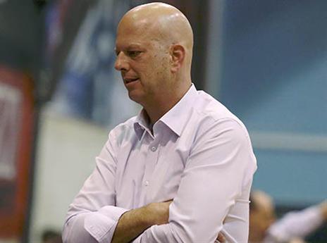 עוד ערב רע. הדר (אלן שיבר)